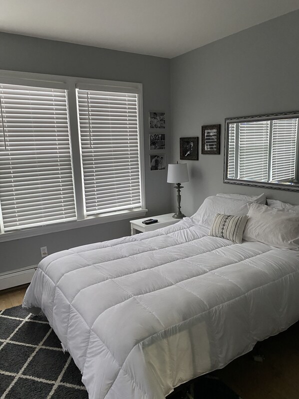 2 bedrooms, WiFi, bed sheets - Entire vintage 1920 1st floor apartment, walking distance to Soo Locks! (Sault Ste. Marie)