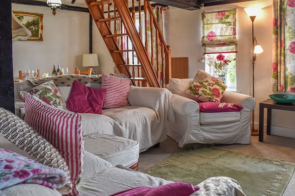 Living room | The Old Thatch, Hailsham
