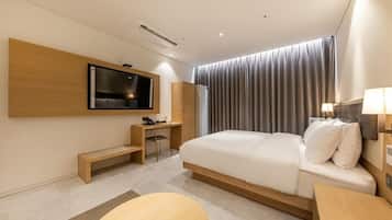 Deluxe Double Room | Individually decorated, individually furnished, desk, free WiFi