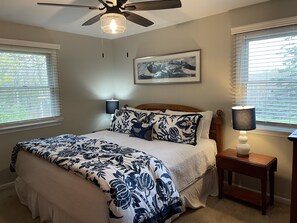 4 chambres, fer et planche à repasser, lit de bébé portatif