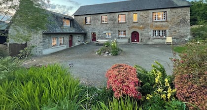 Maison de campagne et dépendance, 9/10 couchages, piscine, WIFI