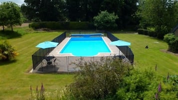 Een verwarmd zwembad