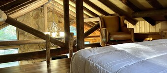 Picturesque retreat inspired by Thomas Kinkade, situated on 1.5 acres!