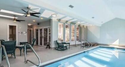 3 bedroom unit w/ indoor pool/hotub