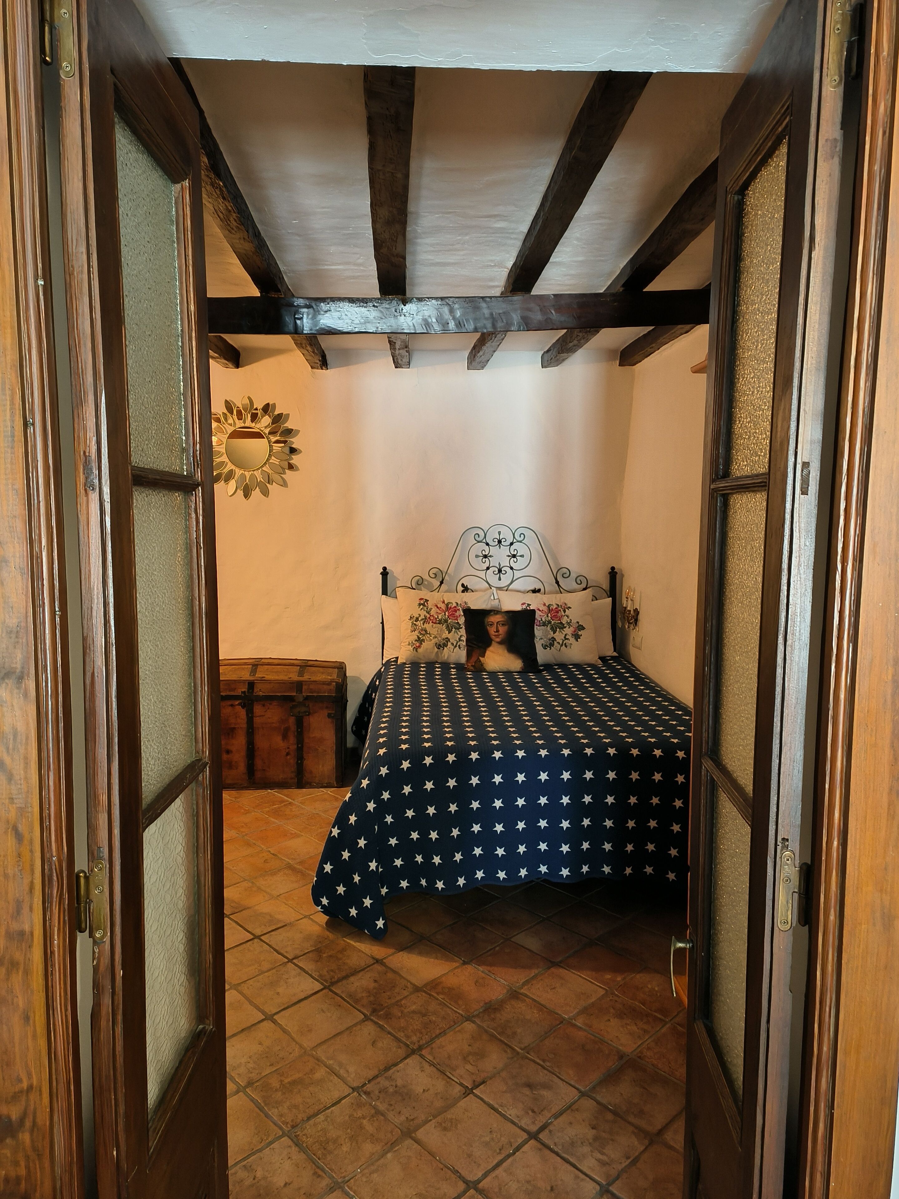 1 chambre, bureau, fer et planche à repasser, Wi-Fi