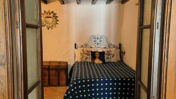 1 chambre, bureau, fer et planche Ă repasser, Wi-Fi
