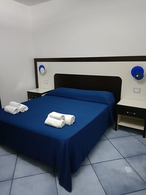 In-room safe, soundproofing, free WiFi - Caletta del Porto  (Diamante)