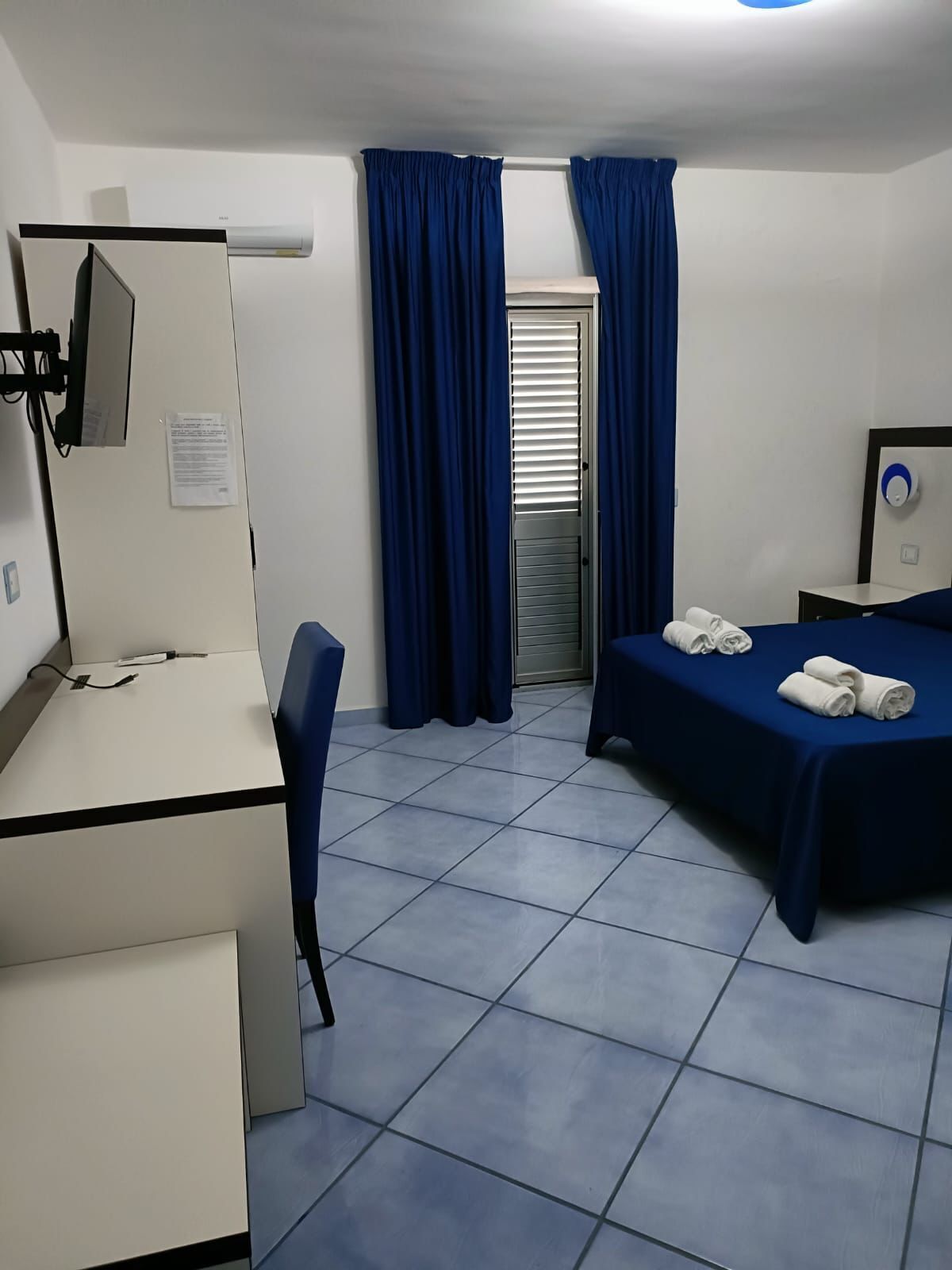 Suite Deluxe, 1 camera da letto | Una cassaforte in camera, insonorizzazione, Wi-Fi gratuito