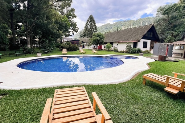 14 piscinas al aire libre