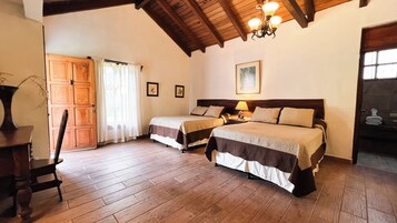 Quarto casal conforto, varanda | Roupas de cama premium, edredons de pluma, escrivaninha