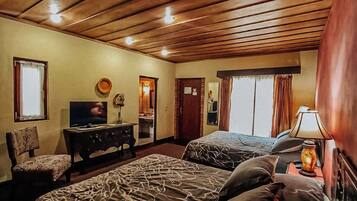 Junior-Suite, Gartenblick | Hochwertige Bettwaren, Daunenbettdecken, individuell dekoriert