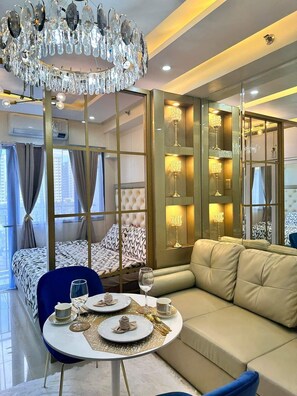 Interior - Deluxe Suit Room (Pasay)