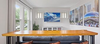 Berwyn Bungalow - Explore Chicago from a Modern, Hip Bungalow vacation home. 