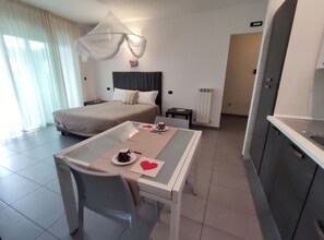1 bedroom, iron/ironing board, WiFi, bed sheets - Directly on Rimini's beach and Europe's most beautiful promenade Regina1 (Rimini)
