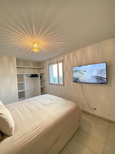 Appartement (sans frais ménage) + Parking Privé Gratuit