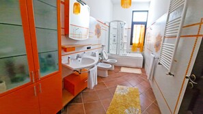 Shower, jetted tub, hair dryer, bathrobes - Dream Villa SaraExlusive Luxury Residence with private pool and jacuzzi (Borgo Bonsignore)