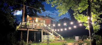 Lake Conroe Treehouse, firepit, kayaks, secluded, Lake Conroe