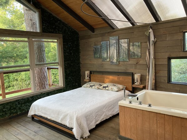 1 bedroom, bed sheets