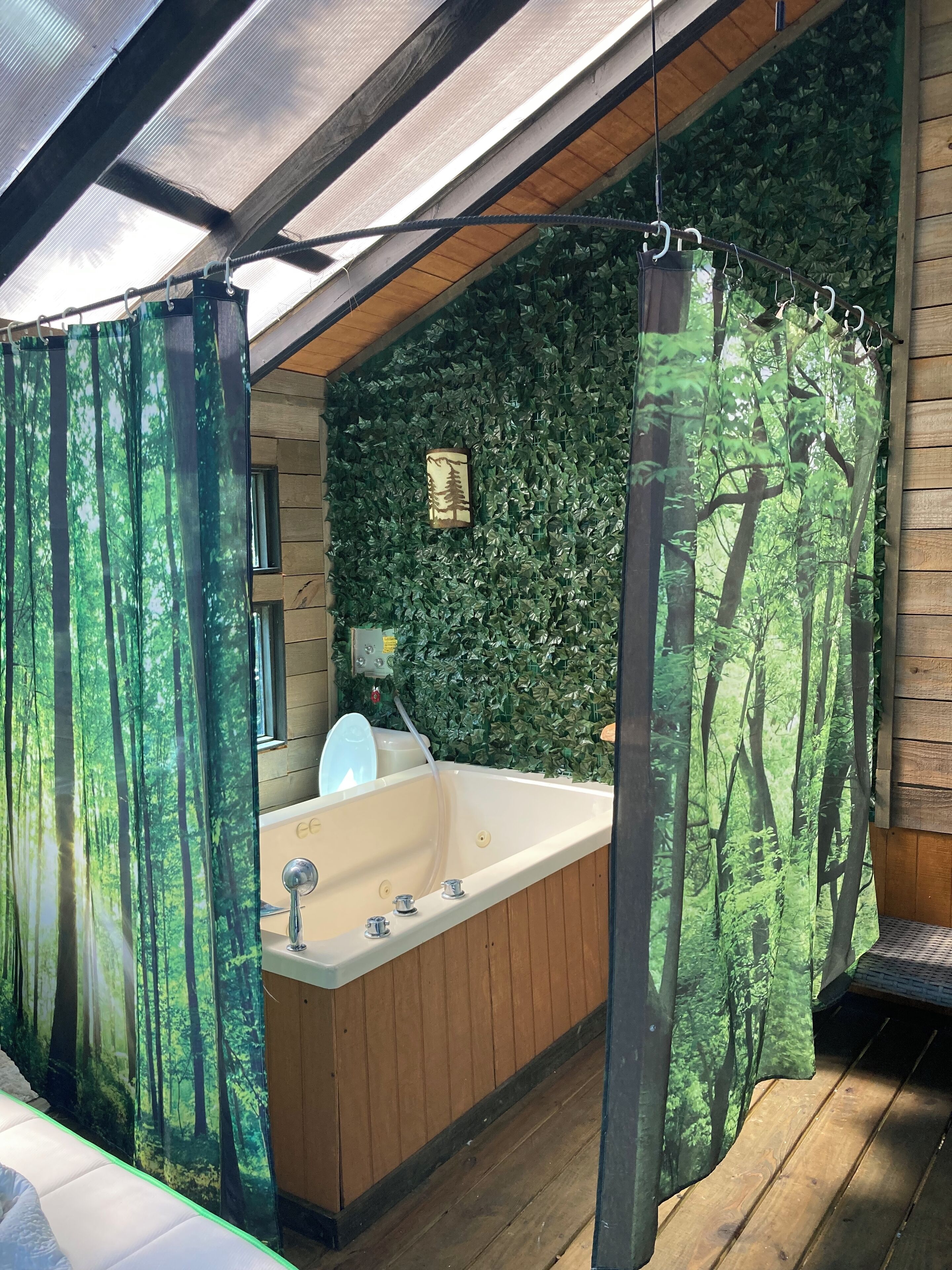 Whirlpool, Haartrockner, Handtücher, Seife