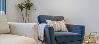 New Home near Sandbanks + Hot Tub + Sleeps 9 guests. 3 x bathrooms