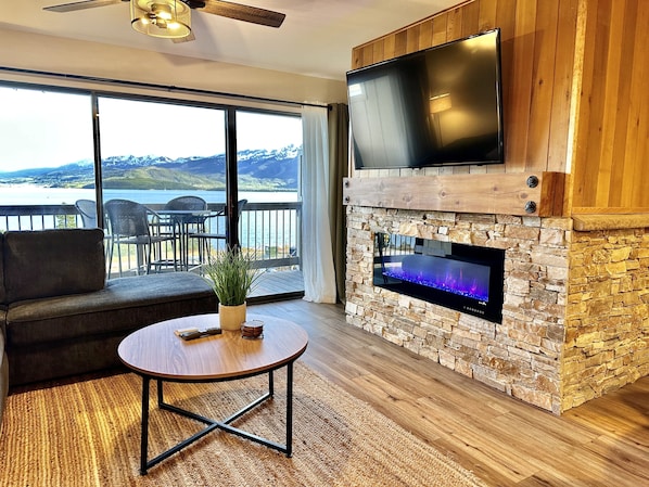Smart TV, chimenea