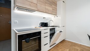 Coffee/tea maker, dishwasher, cookware/dishes/utensils - Cozy&modern Garbary by Renters (Poznan)