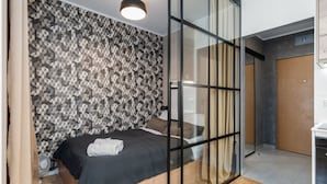 1 bedroom, cribs (surcharge), WiFi (free), bed sheets - Cozy&modern Garbary by Renters (Poznan)