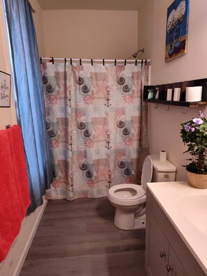 Bathroom - Fell like home one hour away from Washington DC private parking and patio  (Hagerstown)