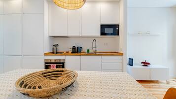 Mikrowelle, Ofen, Geschirrspüler