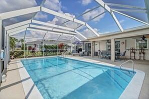 Piscine extérieure, piscine chauffée
