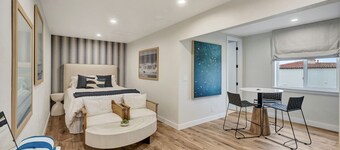 AZUL on Avenida Del Mar, 5 Suites (1/2 Mile to the PIER!)