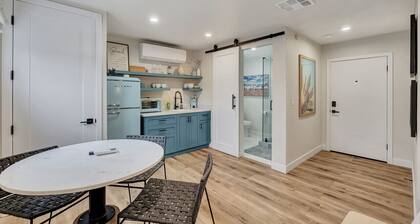 AZUL on Avenida Del Mar (1/2 Mile to the PIER!) 5 Suites