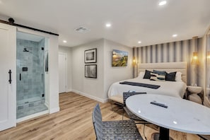 Bügeleisen/Bügelbrett, kostenloses WLAN, Bettwäsche