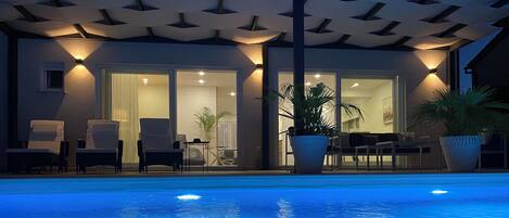 Outdoor pool, a heated pool