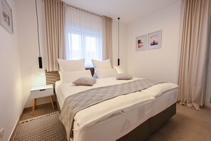 3 habitaciones, caja de seguridad en la habitación y escritorio 