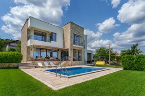 Outdoor pool - Villa Poemia- a boutique villa with unique sea view- 5 min from the beach! (Rogachevo)