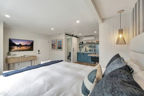 1 bedroom, iron/ironing board, free WiFi, bed sheets