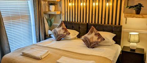 2 間睡房、熨斗/熨衫板、Wi-Fi、床單