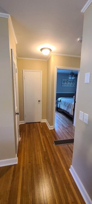 3 bedrooms, iron/ironing board, WiFi, bed sheets - Rabun Get-A-Way -- Clayton, GA (Clayton)