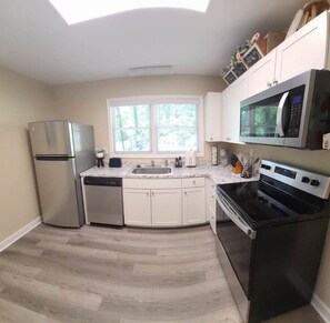 Private kitchen - Rabun Get-A-Way -- Clayton, GA (Clayton)