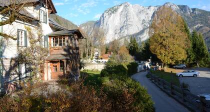 3 Bedroom Private vacation home in Altaussee