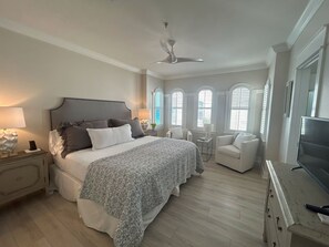 4 عدّة غرف نوم ومكواة/لوح كي وواي فاي مجانًا وملاءات أسرّة