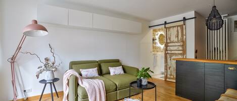 Tenis de mesa, libros y estéreo