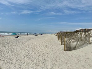 Beach - Cozy 2BR - 2BA Condo - Ocean, Marsh & ICW Views • Pool & Private Dock • Sleeps 6 (Ocean Isle Beach)