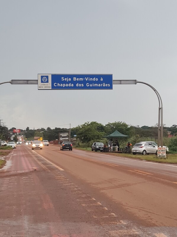 Head towards Chapada dos Guimarães from this rural road.