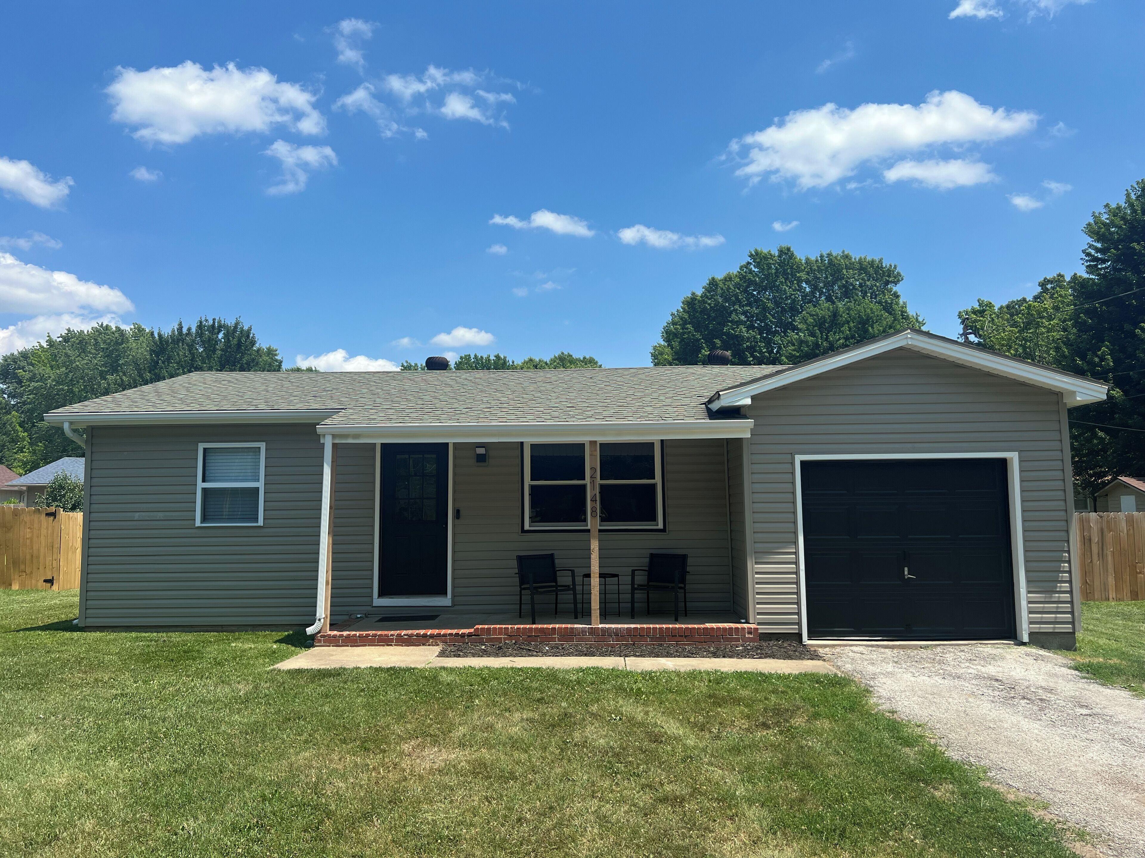 Modern Cozy Pet Friendly Home in South SGF!