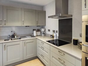 Dishwasher, cookware/dishes/utensils