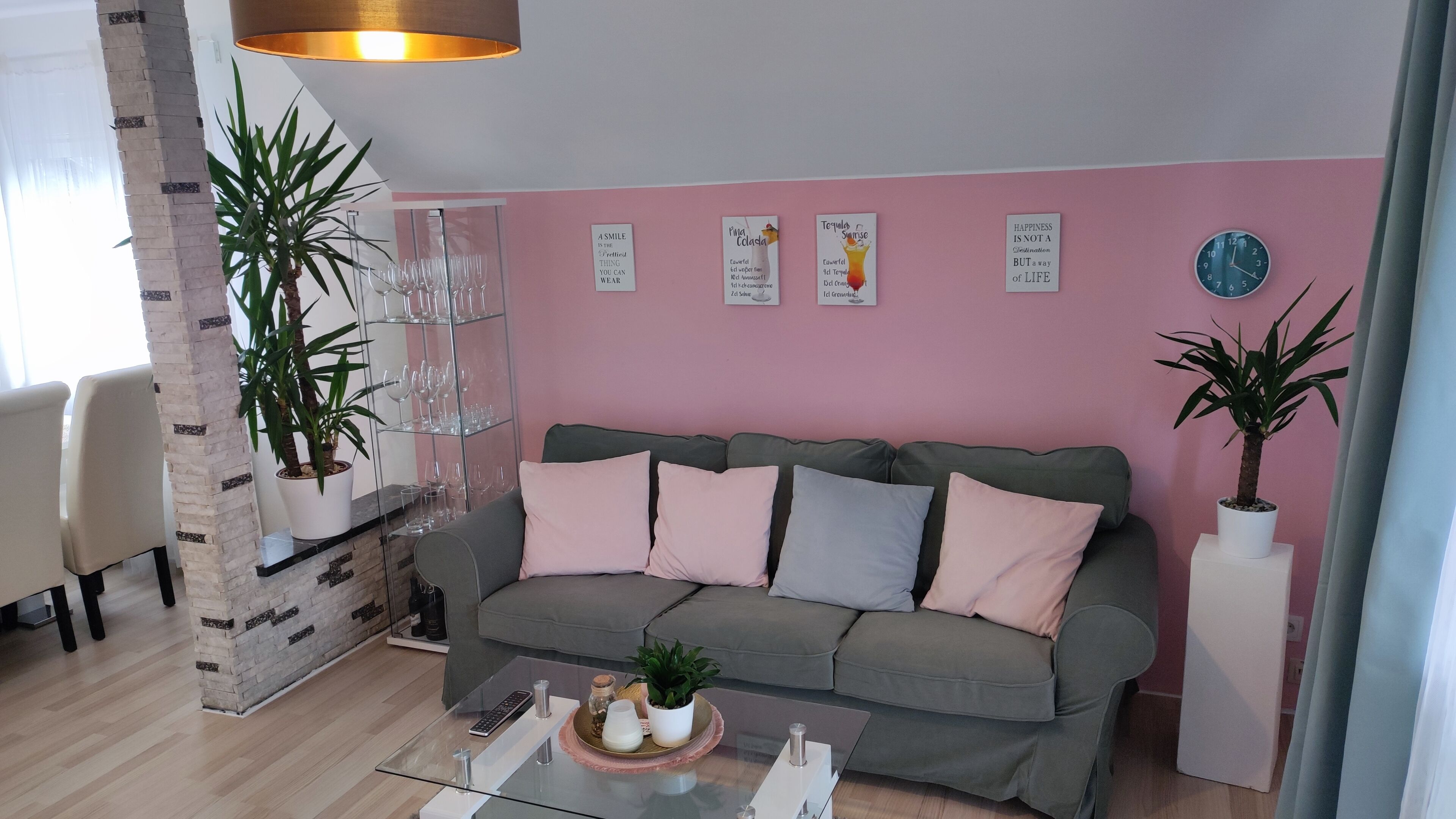 Smart TV, videogames, livros, aparelho de som