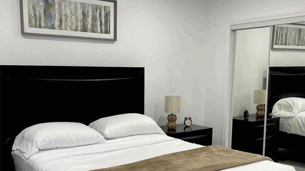 Unclassified image, 1 of 7, button - Grey House  (Tampa)