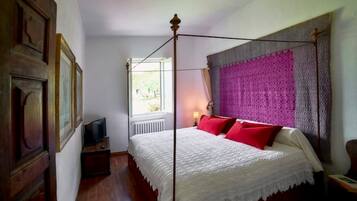 1 Schlafzimmer, BĂŒgeleisen/BĂŒgelbrett, kostenloses WLAN, BettwĂ€sche